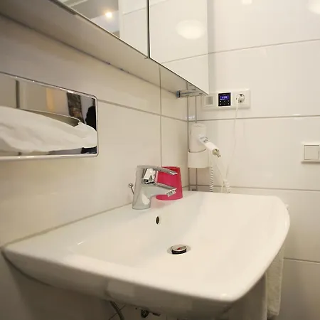 Tonis Apartment
