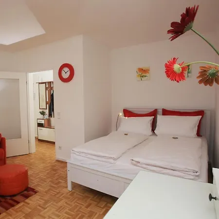 Tonis Apartment